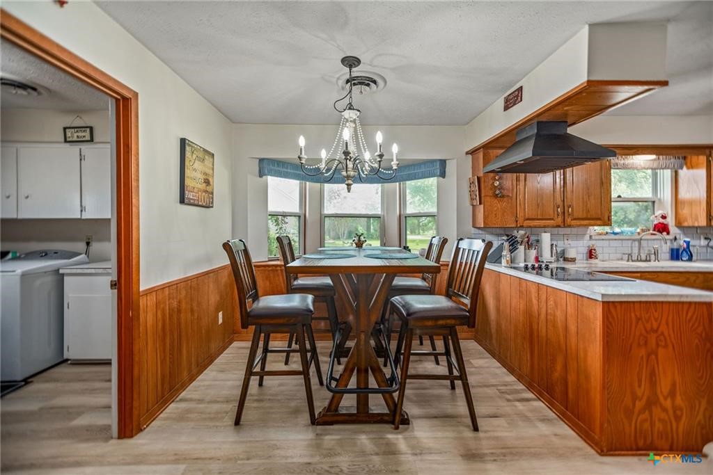300 Green Avenue Property Photo 7