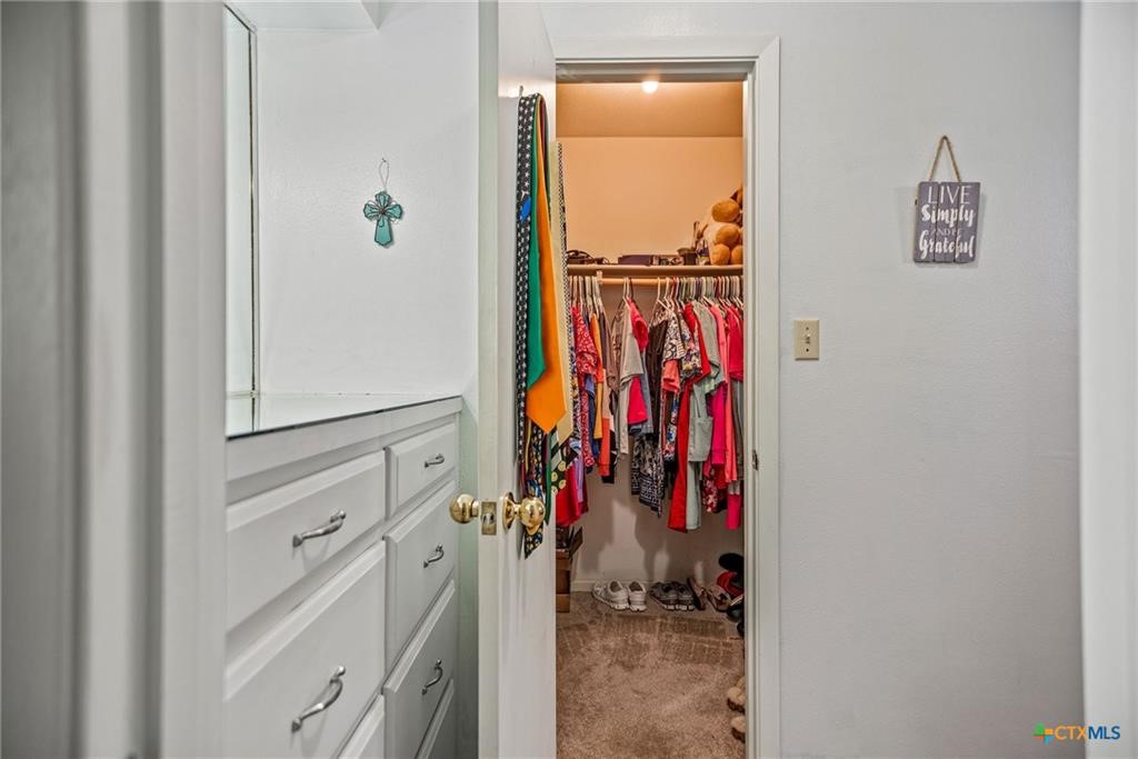 300 Green Avenue Property Photo 18