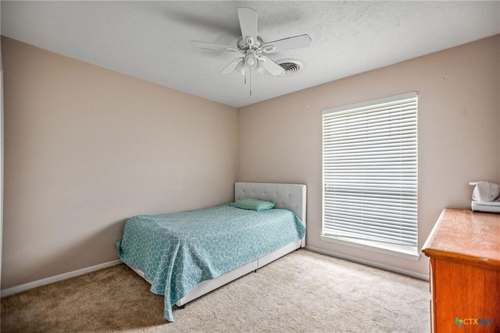 300 Green Avenue Property Photo 21