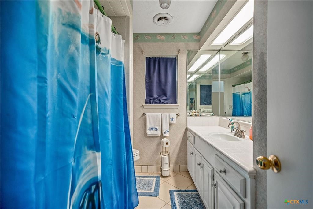 300 Green Avenue Property Photo 24