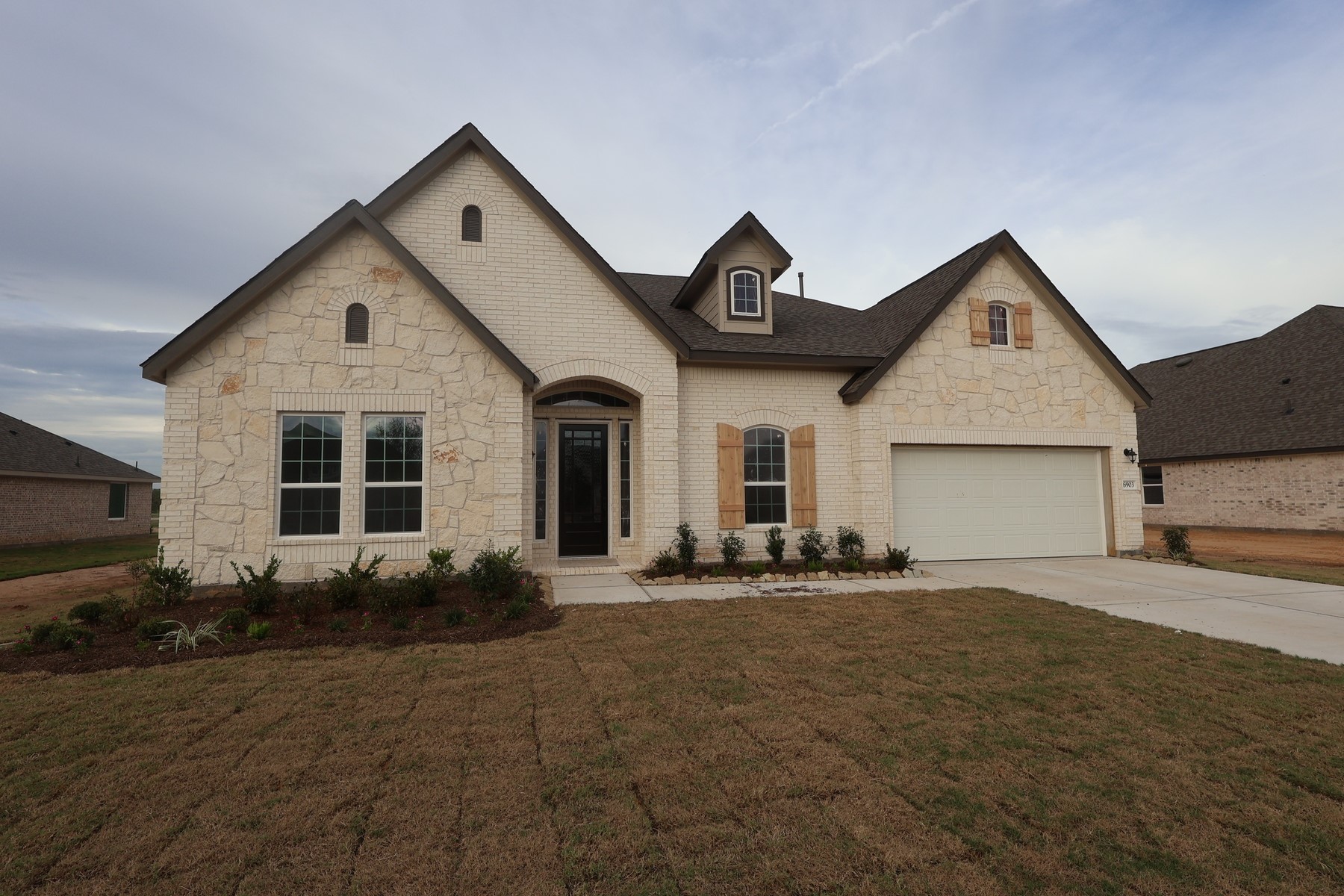 6903 Allens Landing Property Photo 3