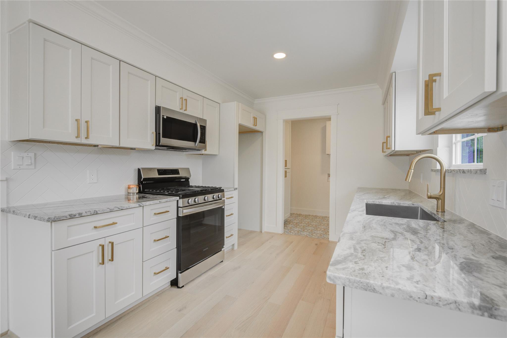 9822 Thorn Street, Houston Tx 77078 Property Photo 10