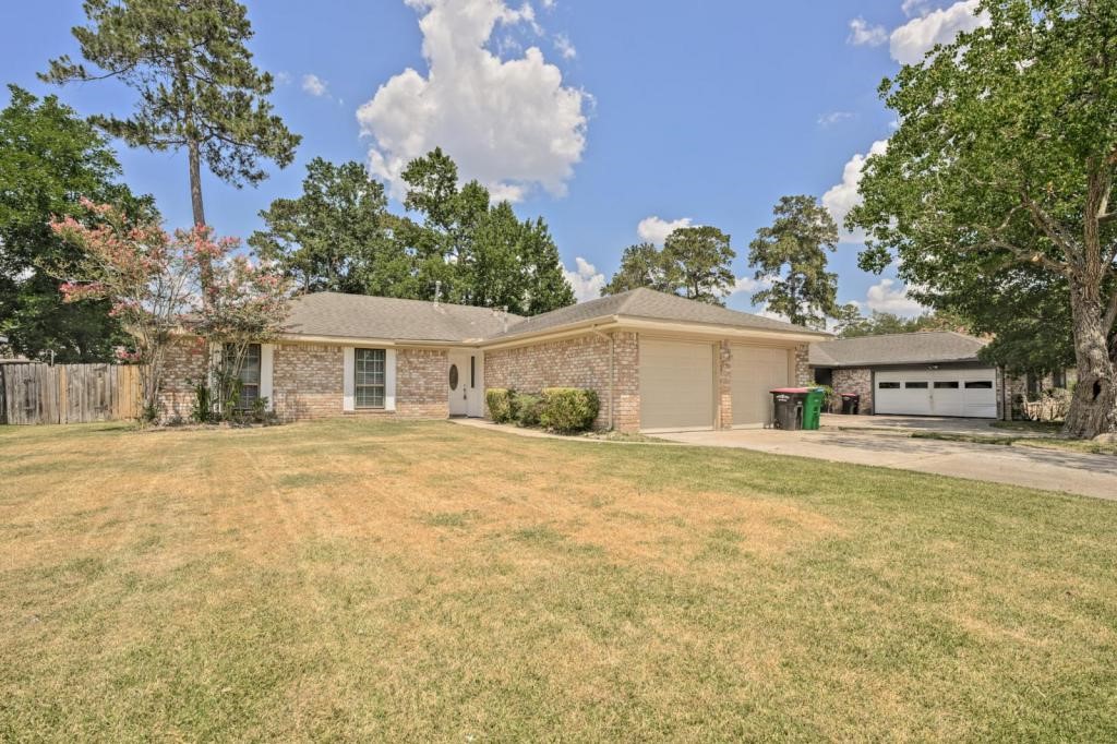 23906 Spring Towne Drive Property Photo 2