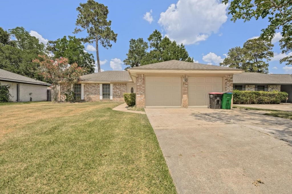 23906 Spring Towne Drive Property Photo 3