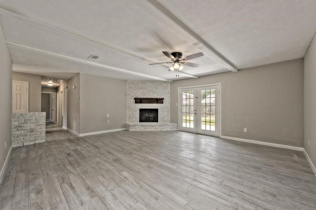 23906 Spring Towne Drive Property Photo 5