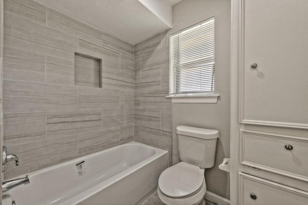 23906 Spring Towne Drive Property Photo 11