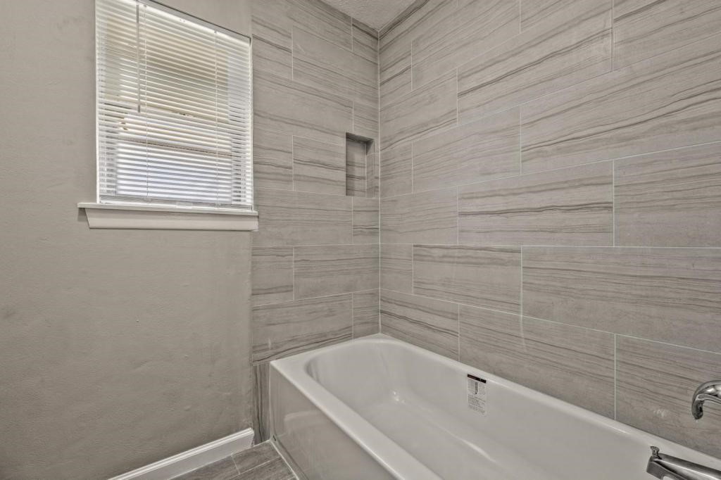 23906 Spring Towne Drive Property Photo 14