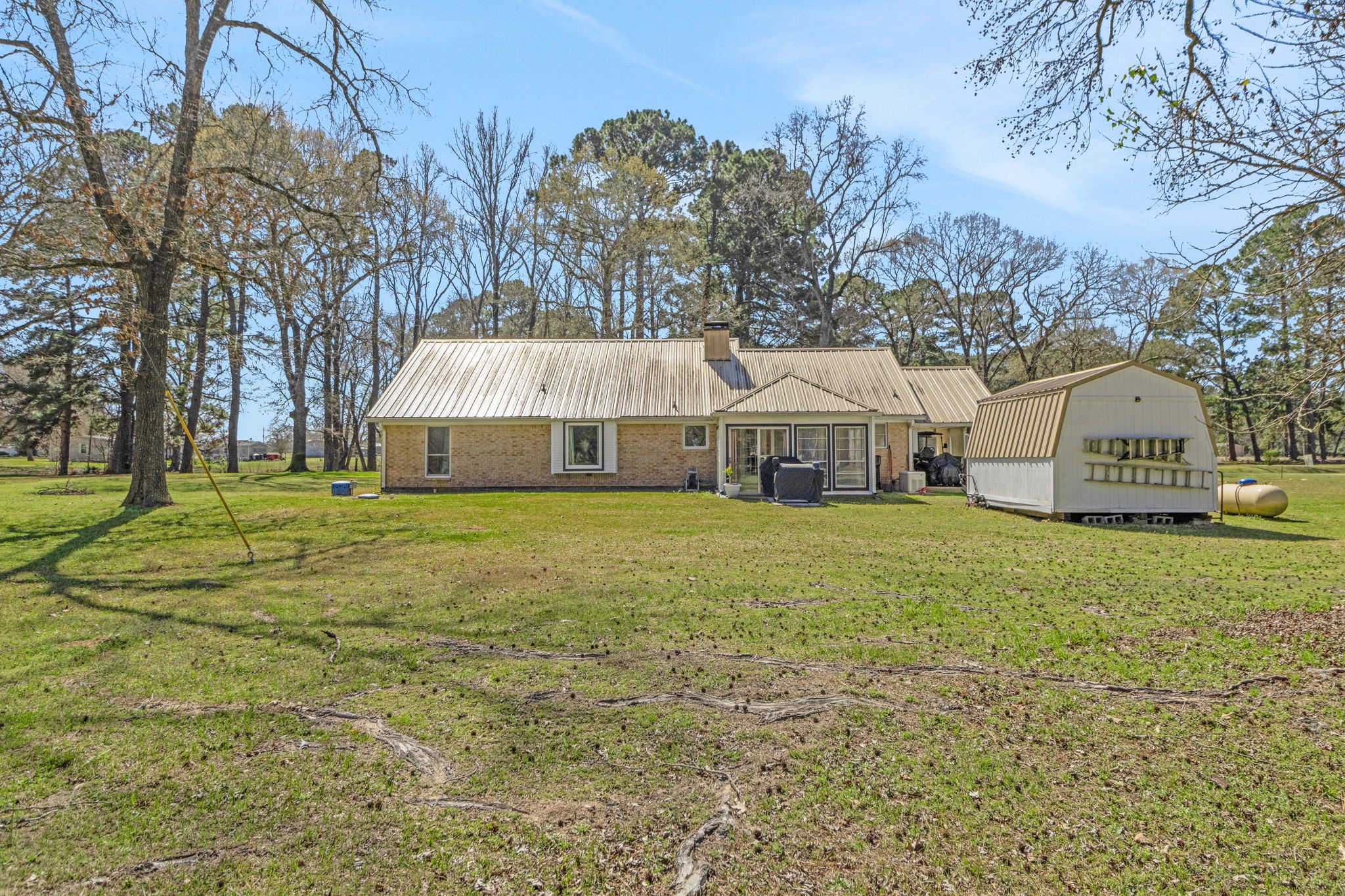 144 Thornton Property Photo 8