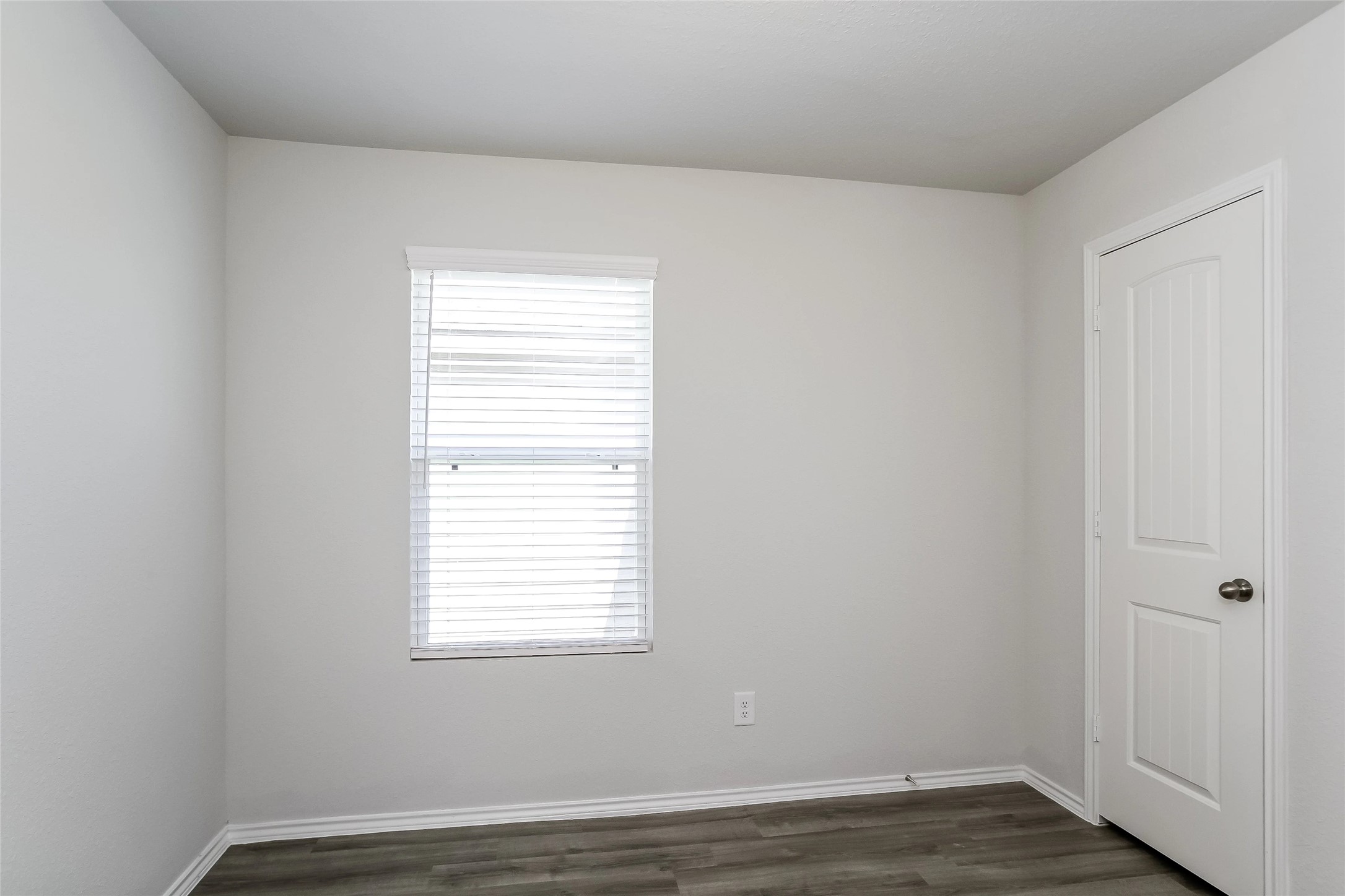 22395 Dominguez Drive Property Photo 10