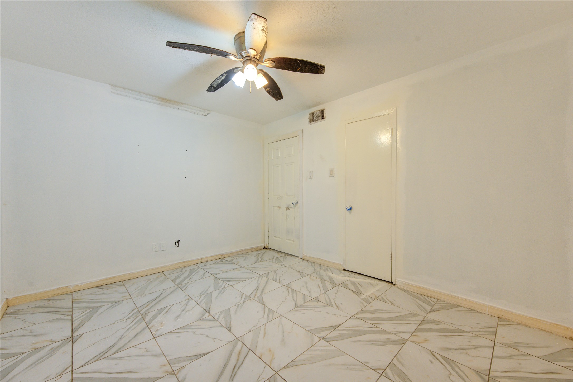 2117 Willow Wisp Drive Property Photo 6