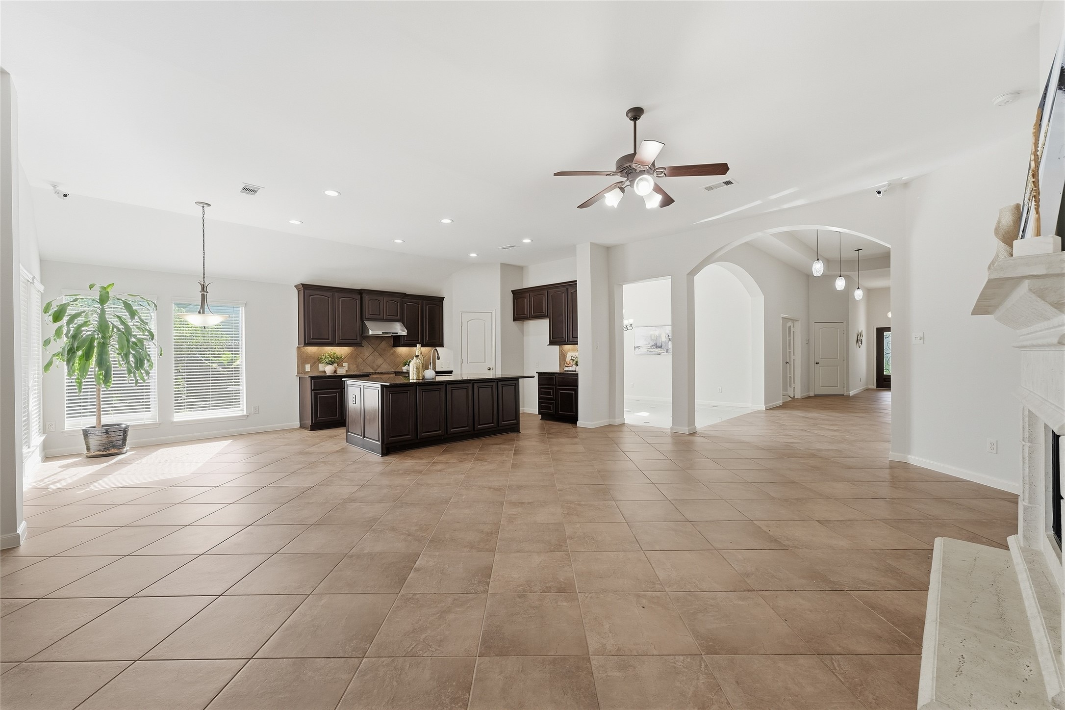 13812 Lakewater Drive Property Photo 3