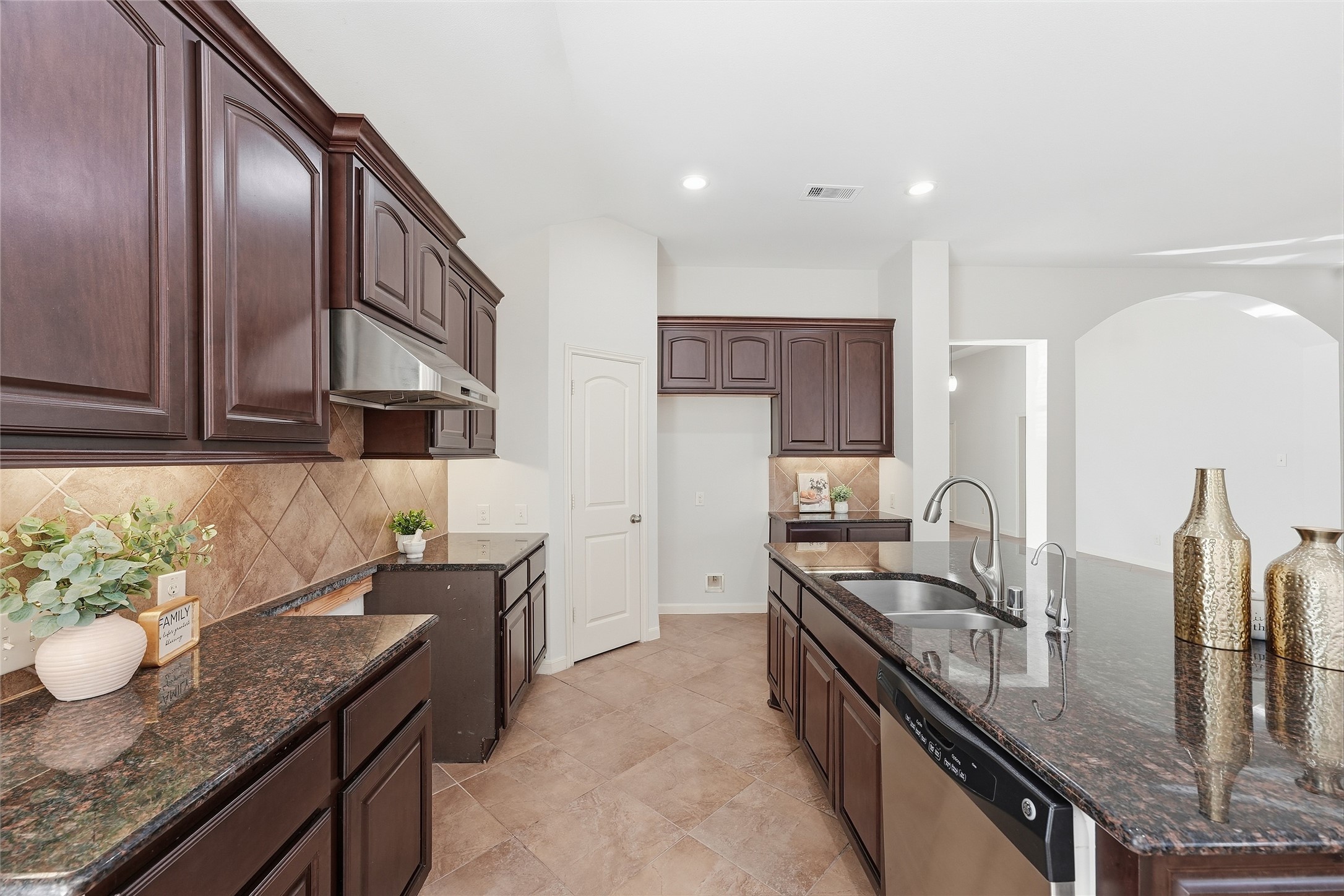 13812 Lakewater Drive Property Photo 6