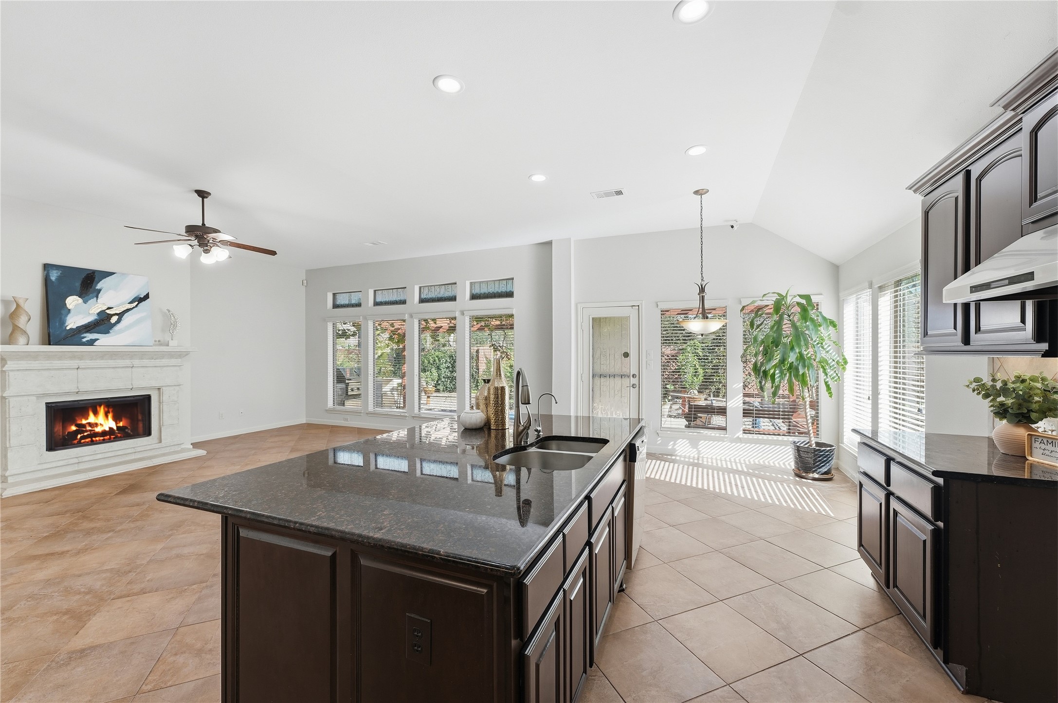 13812 Lakewater Drive Property Photo 9