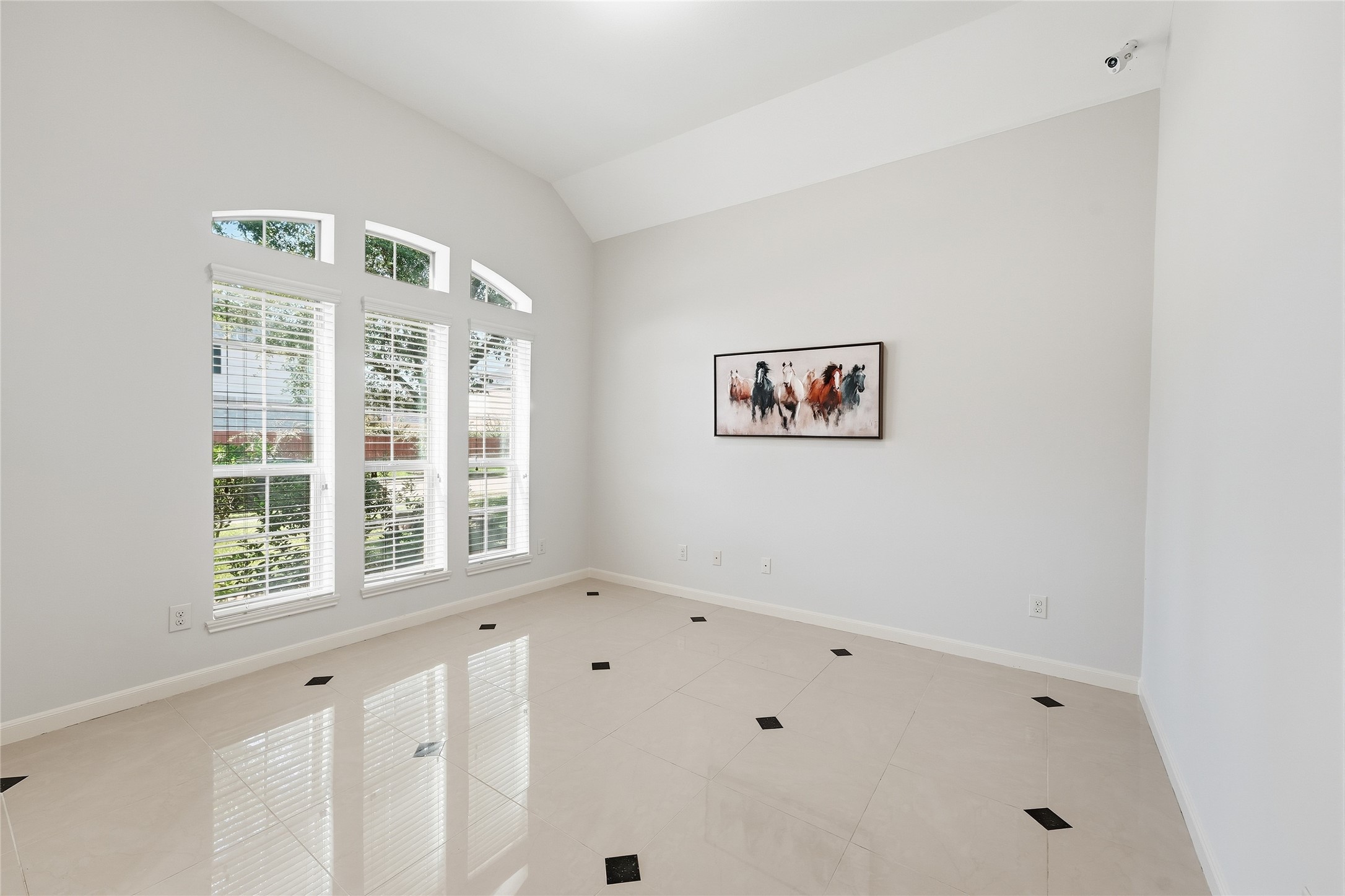 13812 Lakewater Drive Property Photo 11
