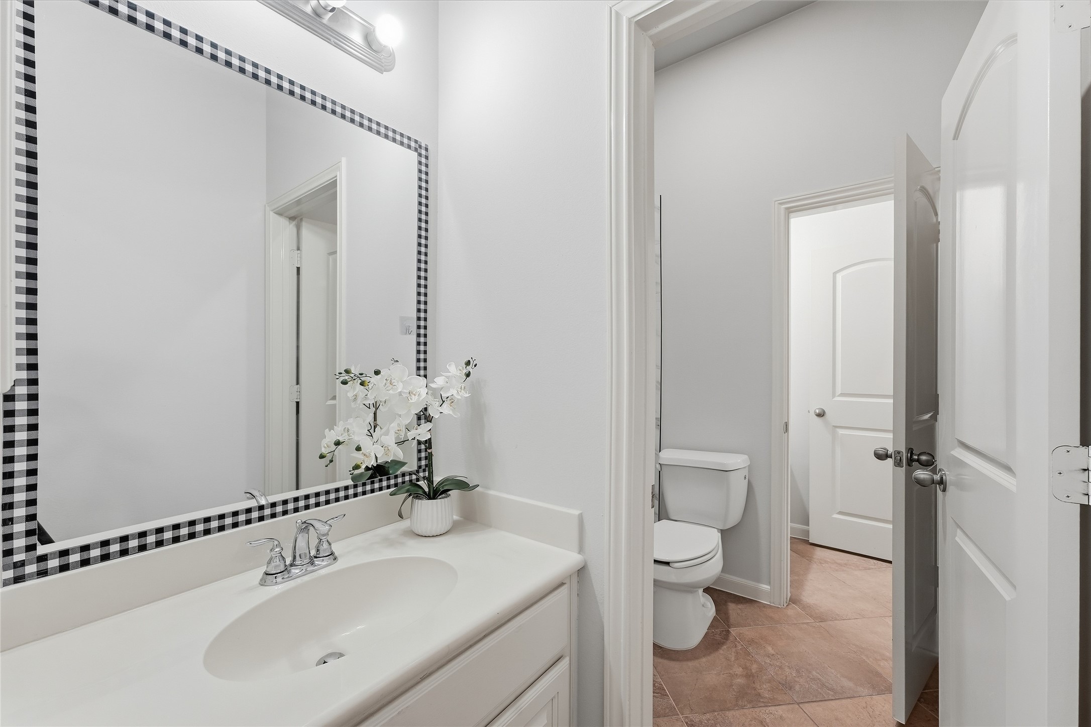 13812 Lakewater Drive Property Photo 17