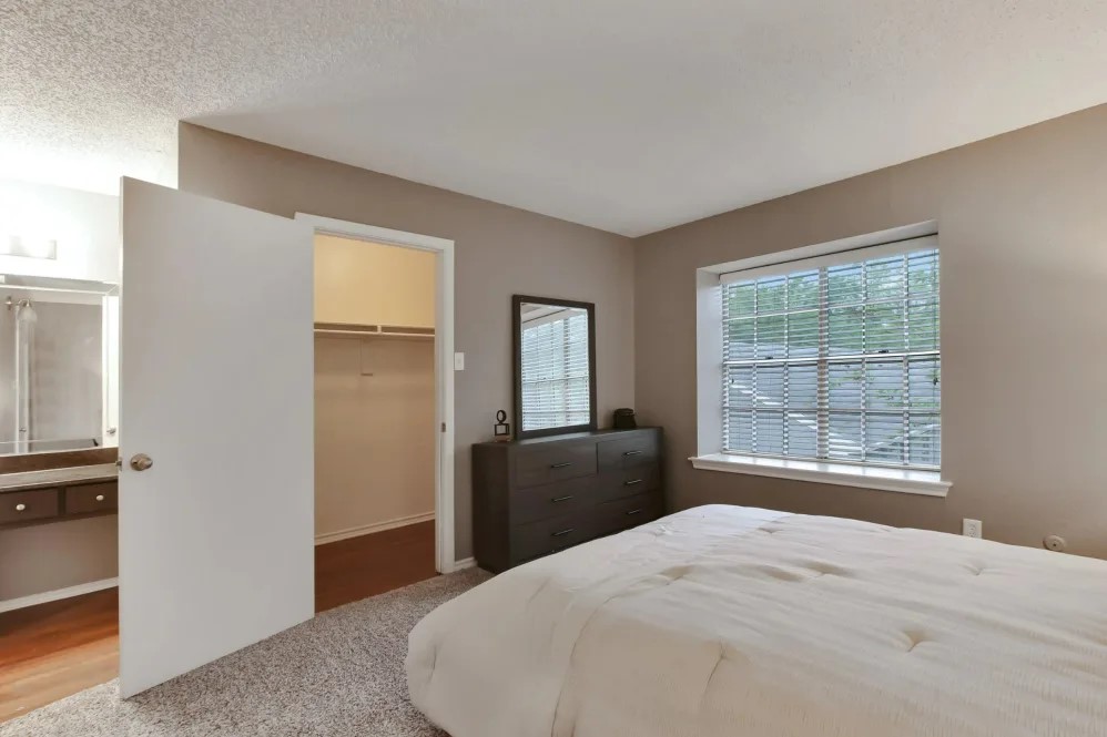 4401 Glenview Court 4611 Property Photo 10