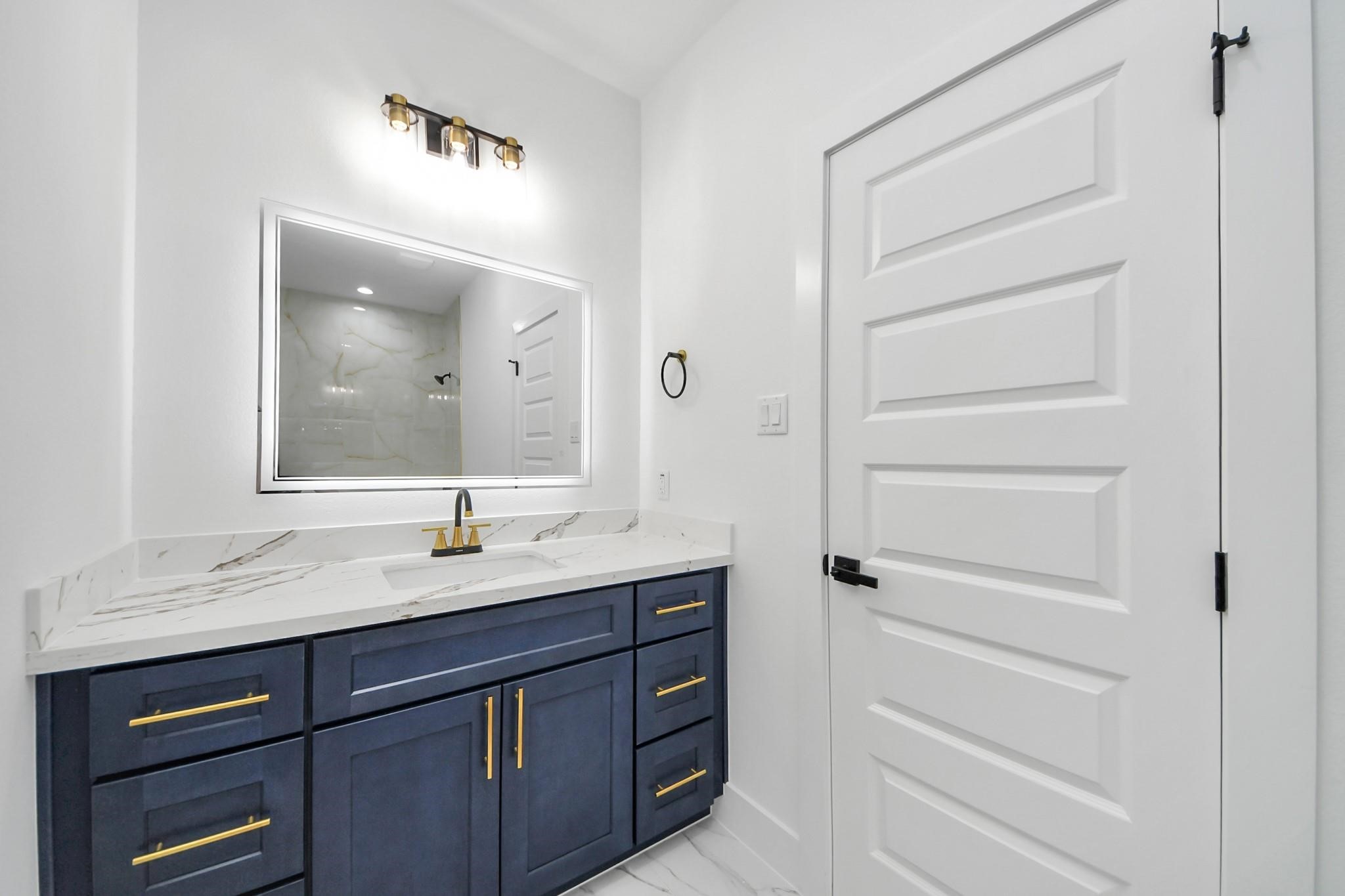 221 Armstrong Street B Property Photo 5