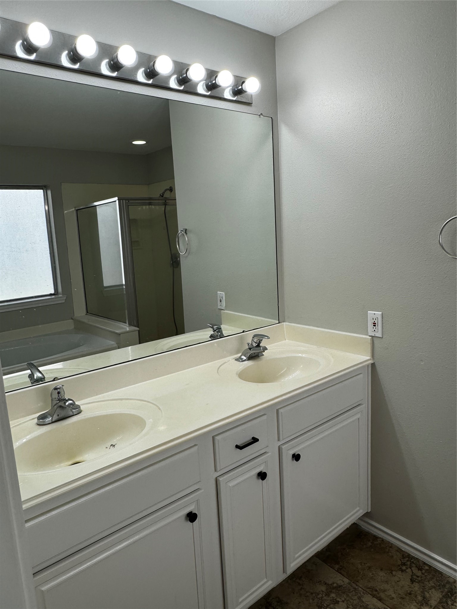 18614 Timbers Dr Drive Property Photo 14