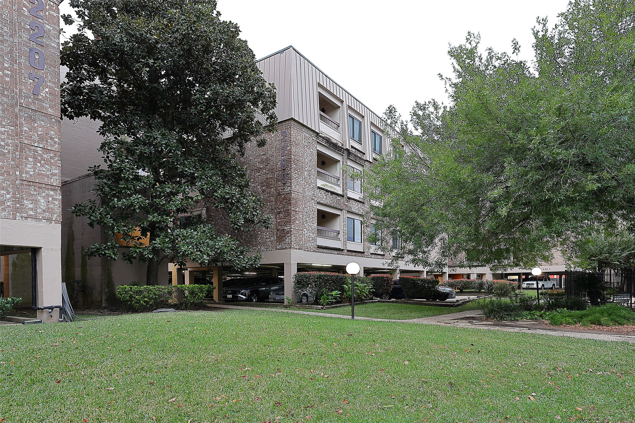 2209 S Braeswood Boulevard 32c Property Photo 12
