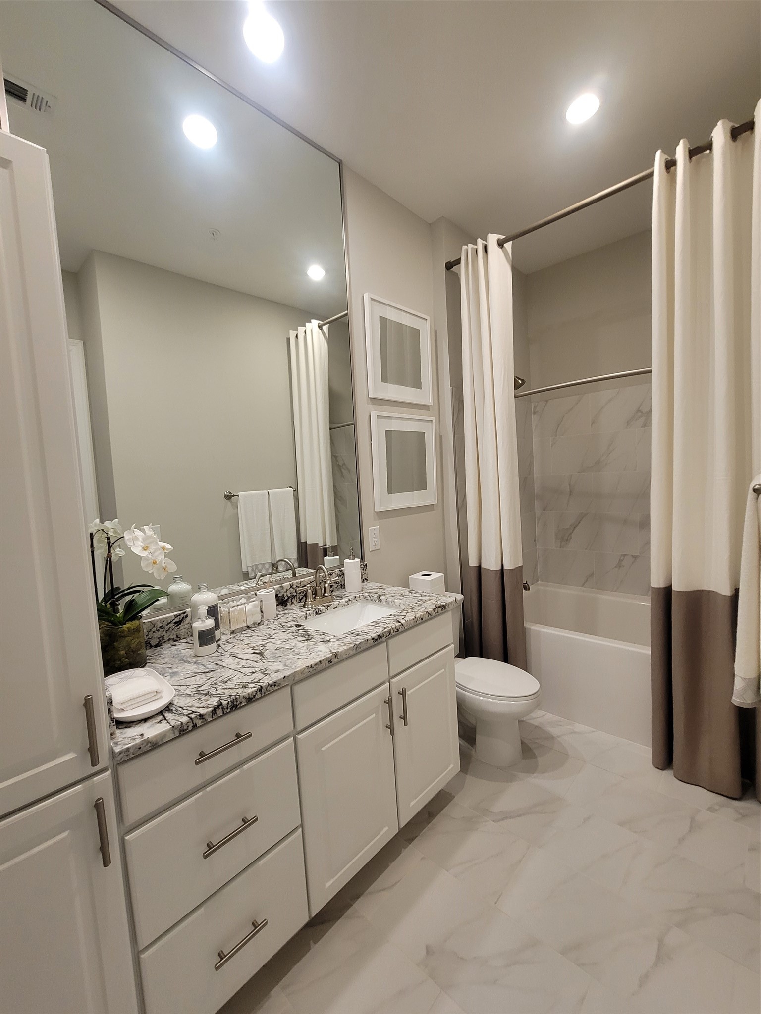 2111 Austin Street 341 Property Photo 1