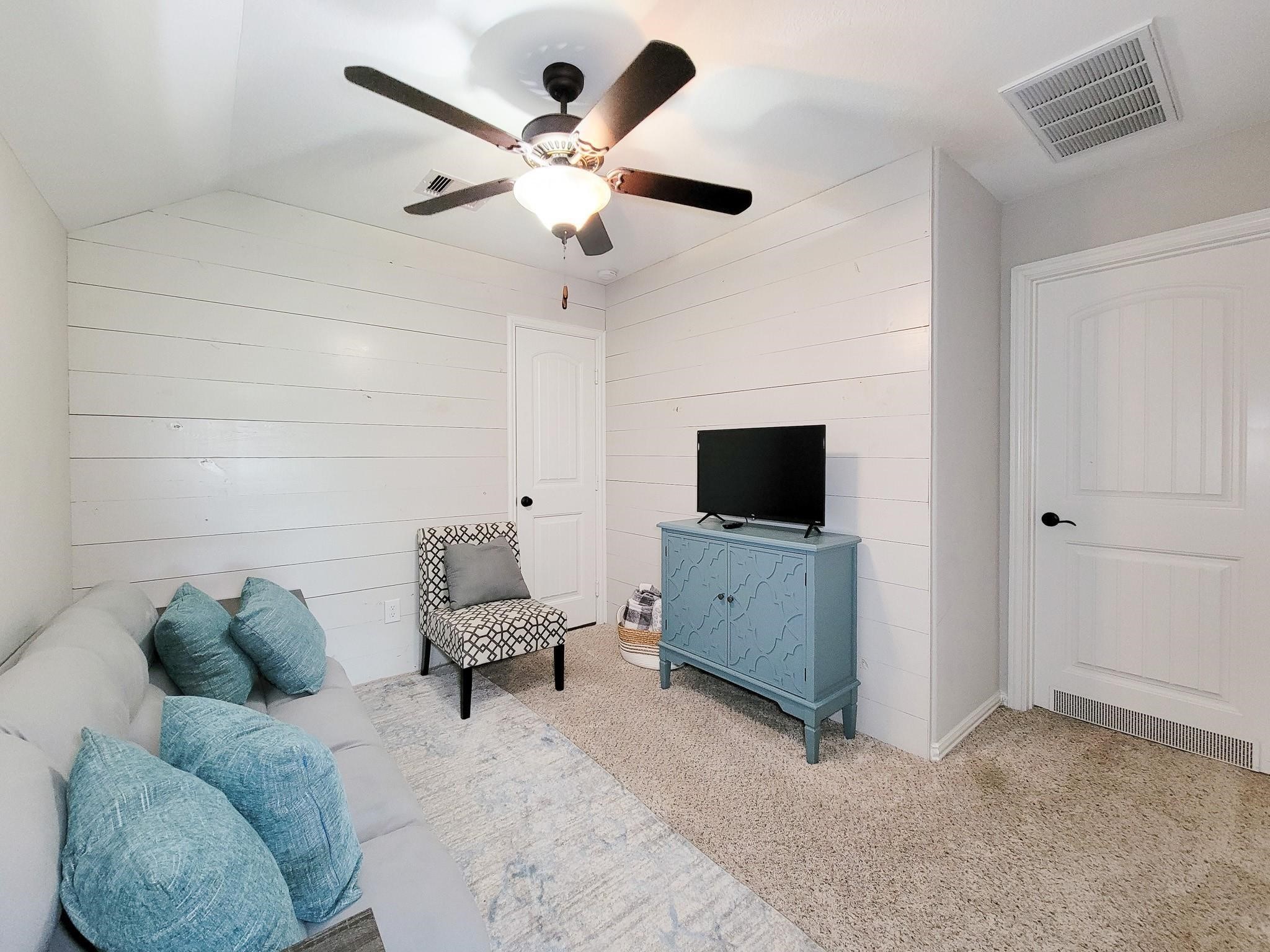 22902 Henderson Row Drive Property Photo 43