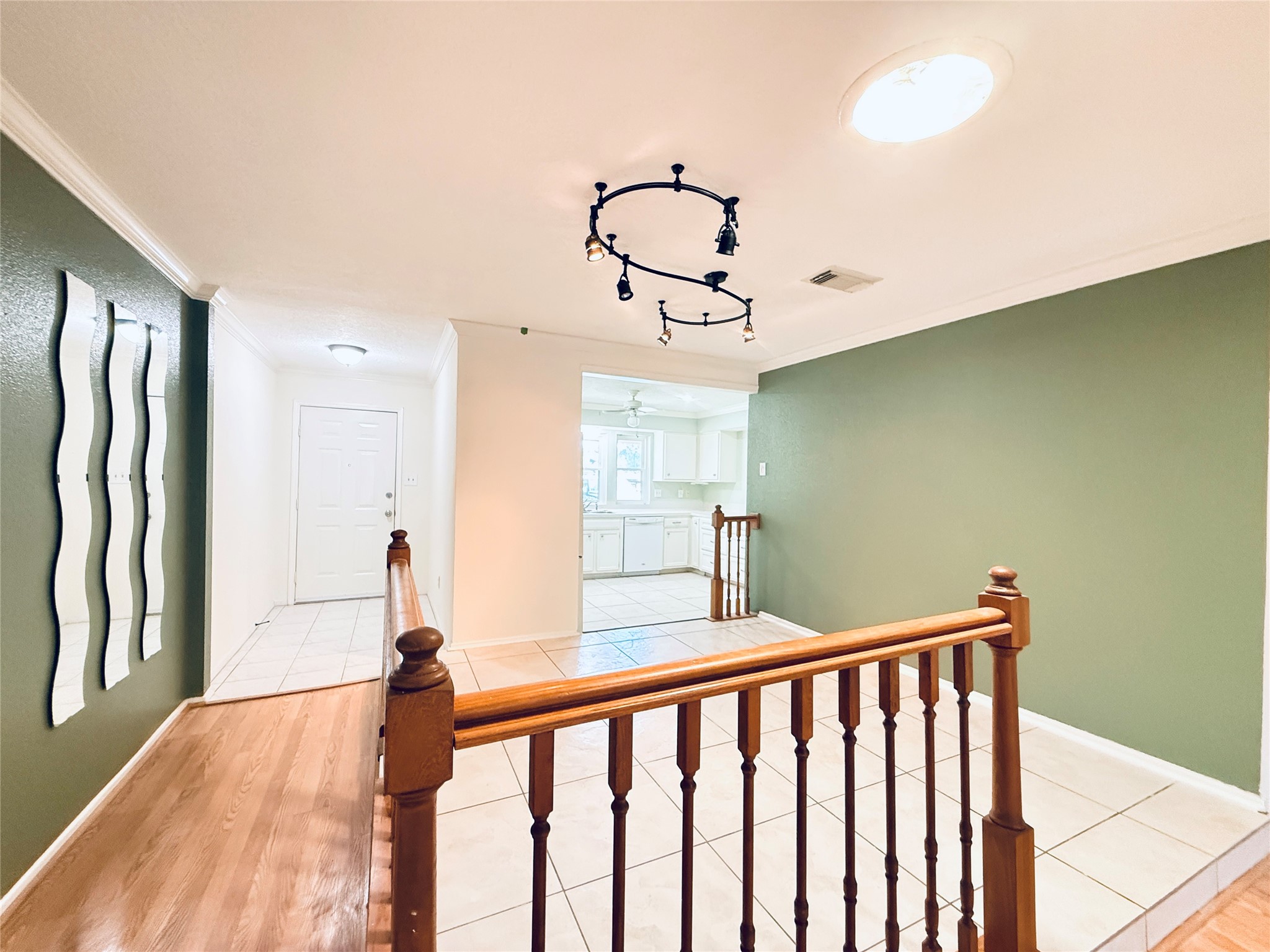 16439 Hickory Knoll Drive Property Photo 4