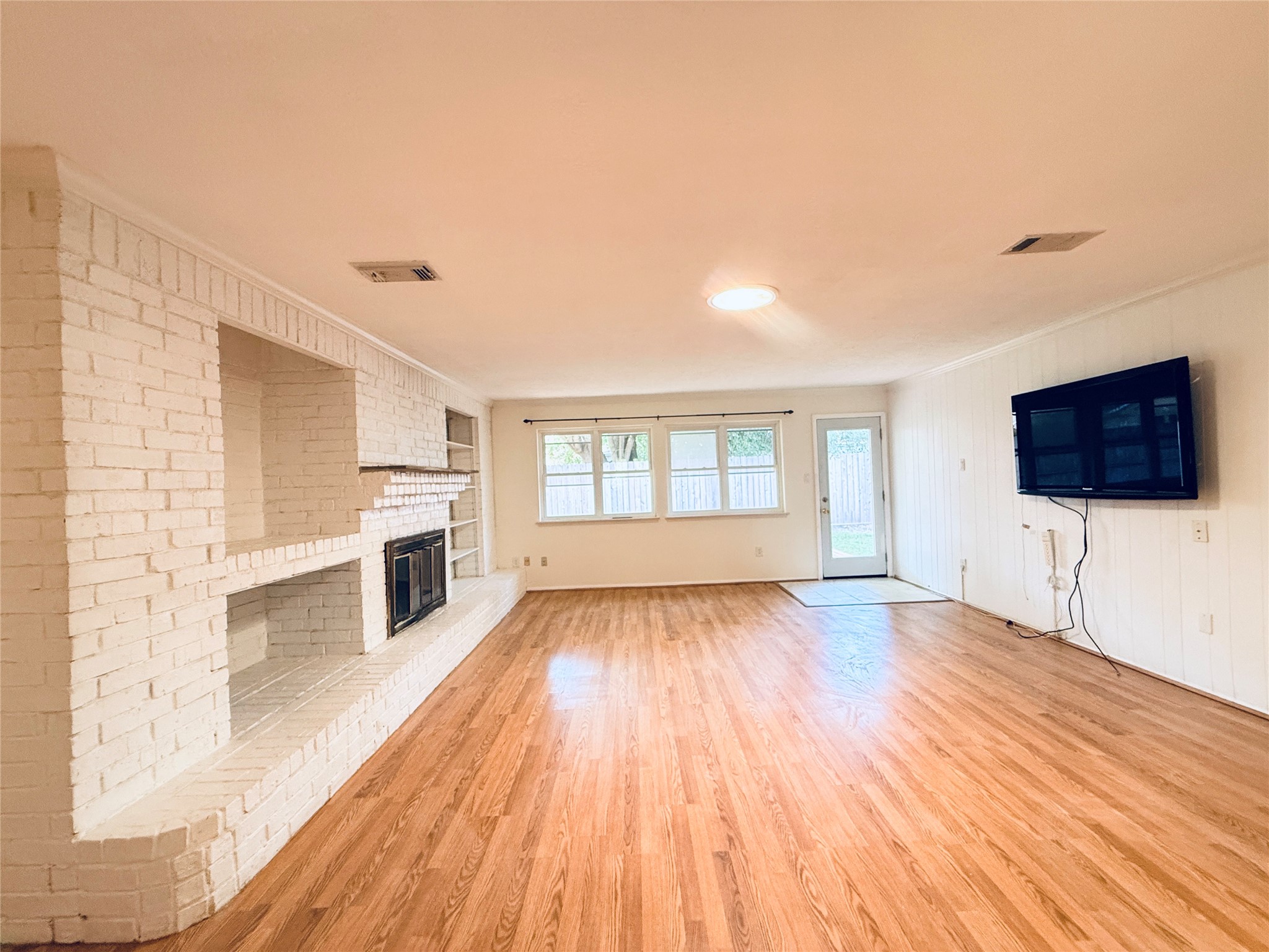 16439 Hickory Knoll Drive Property Photo 9