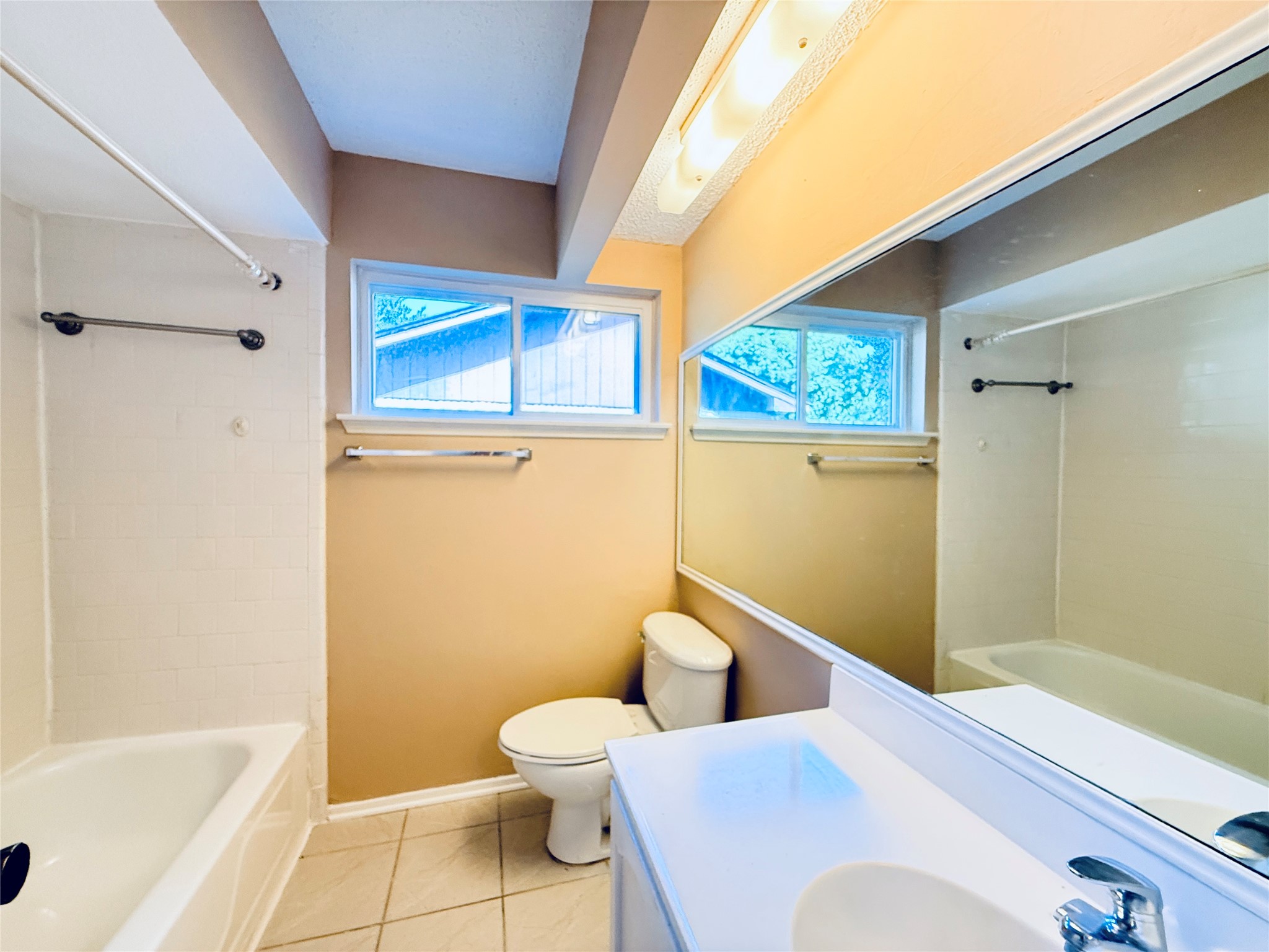 16439 Hickory Knoll Drive Property Photo 11