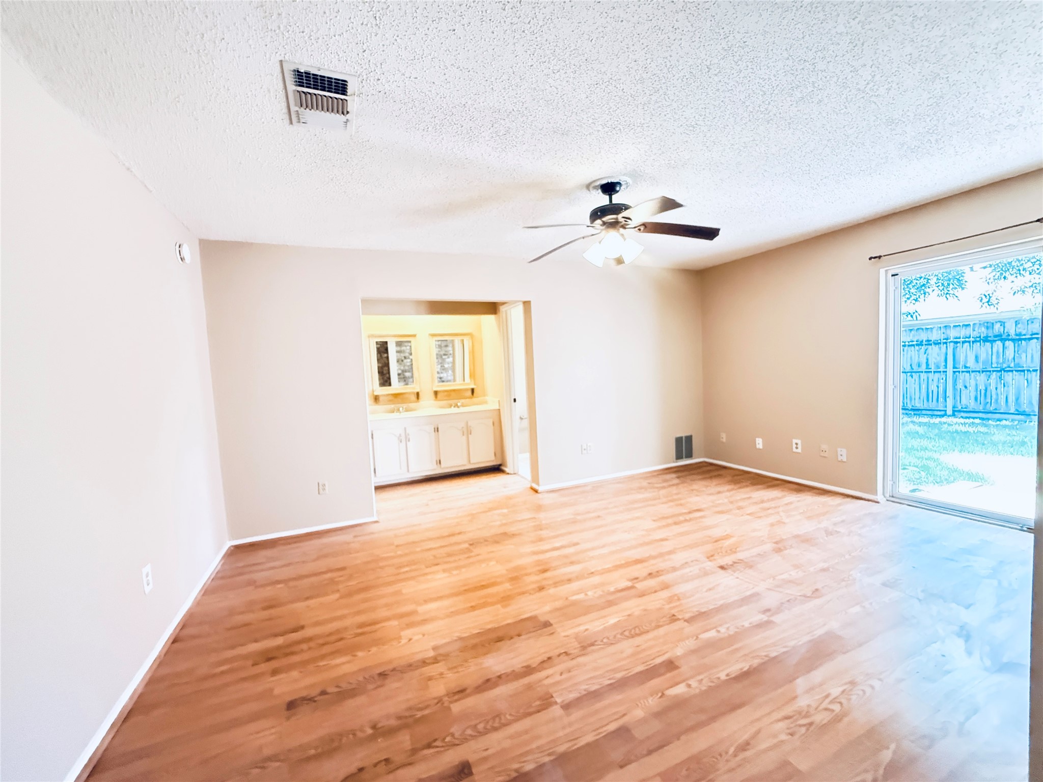 16439 Hickory Knoll Drive Property Photo 15