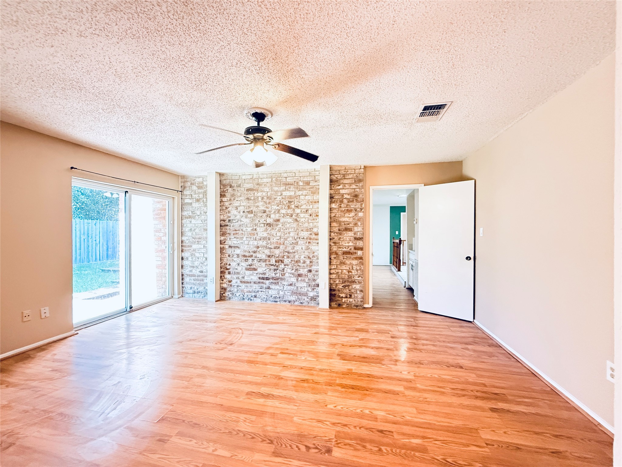 16439 Hickory Knoll Drive Property Photo 16