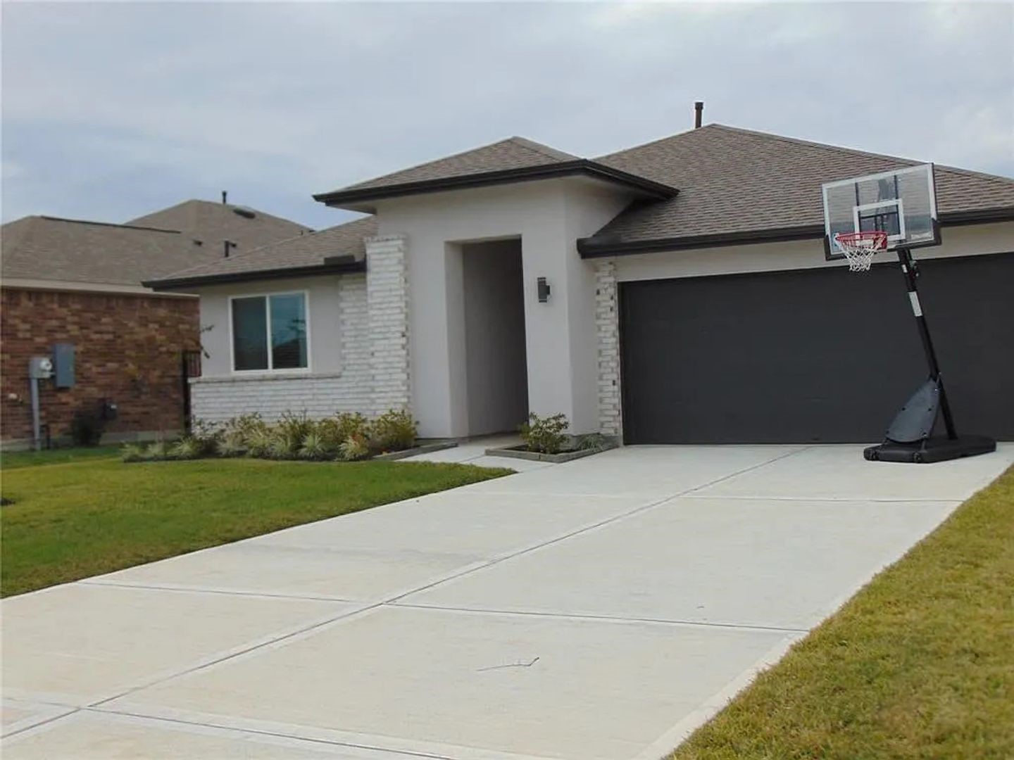 2417 Mar Vista Lane Property Photo 3