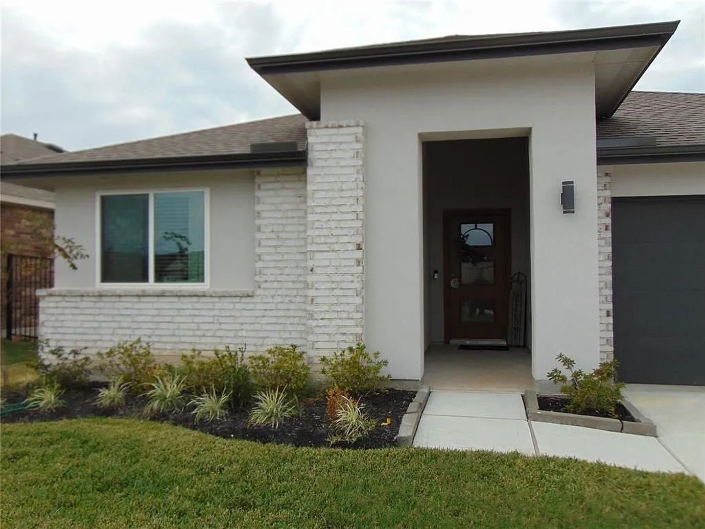2417 Mar Vista Lane Property Photo 4