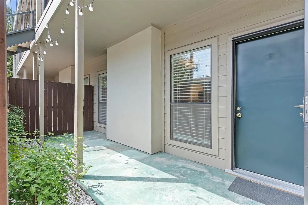 1100 Augusta Drive 3 Property Photo 3