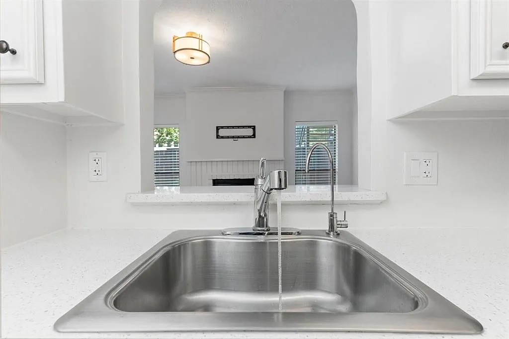 1100 Augusta Drive 3 Property Photo 8