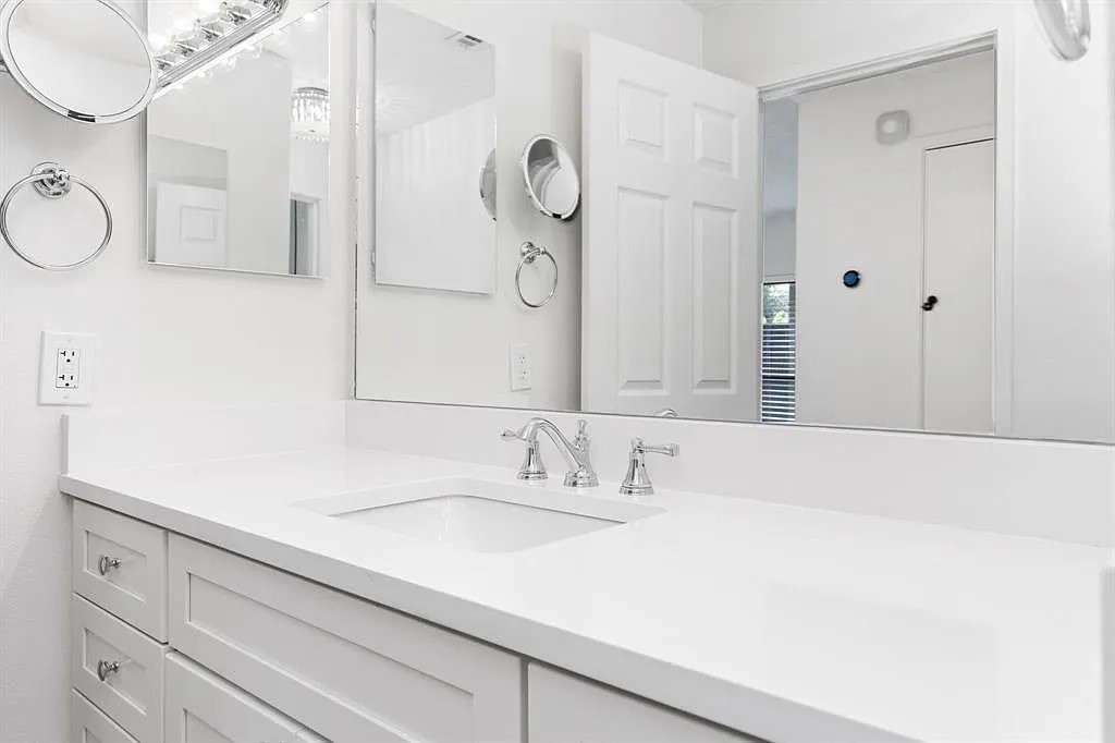1100 Augusta Drive 3 Property Photo 15
