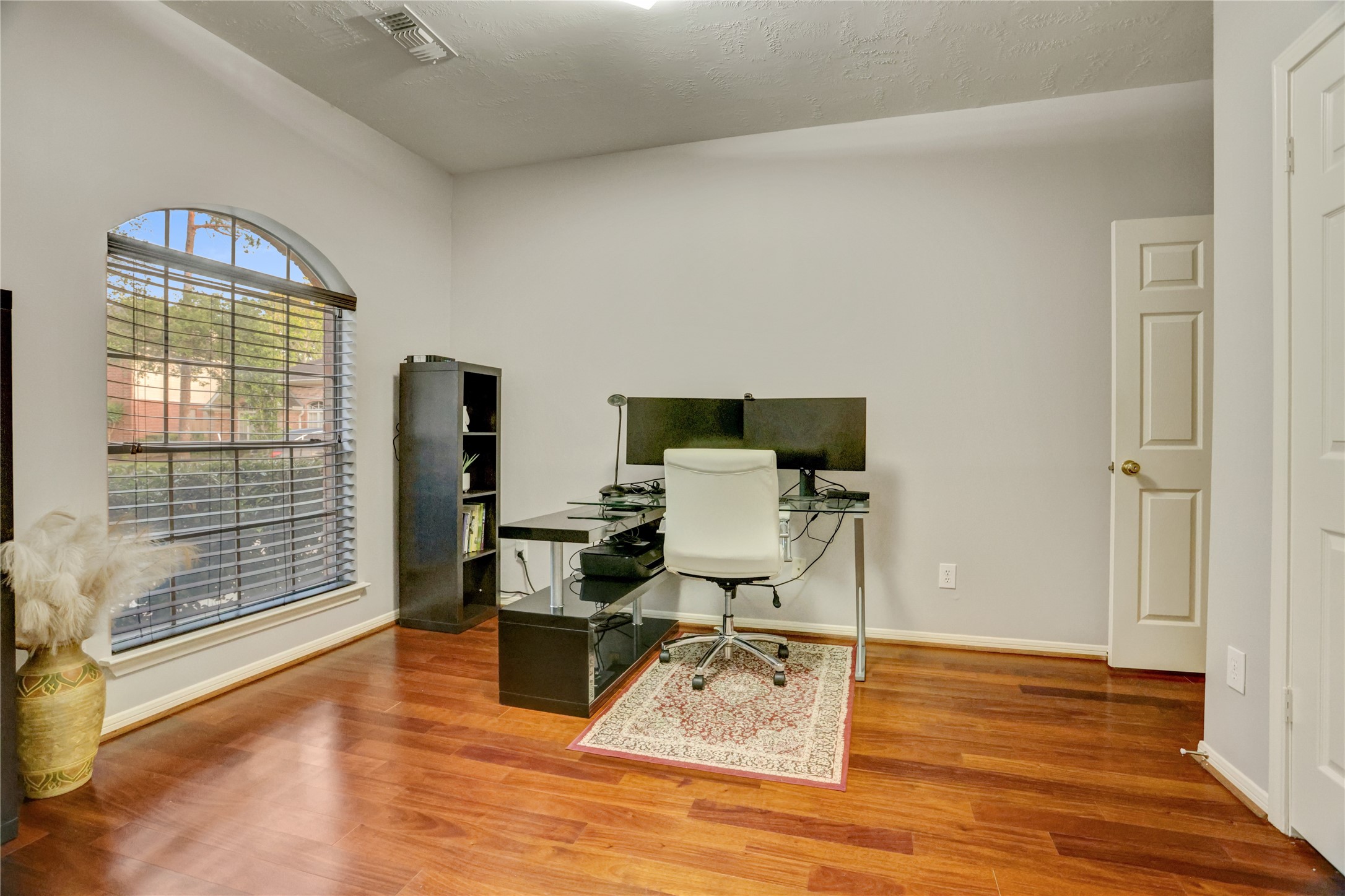 4606 Blue Rose Circle Property Photo 6