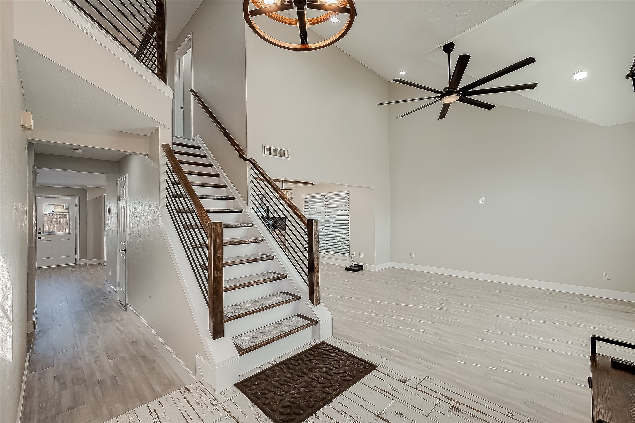 15314 Chestnut Falls Drive Property Photo 3