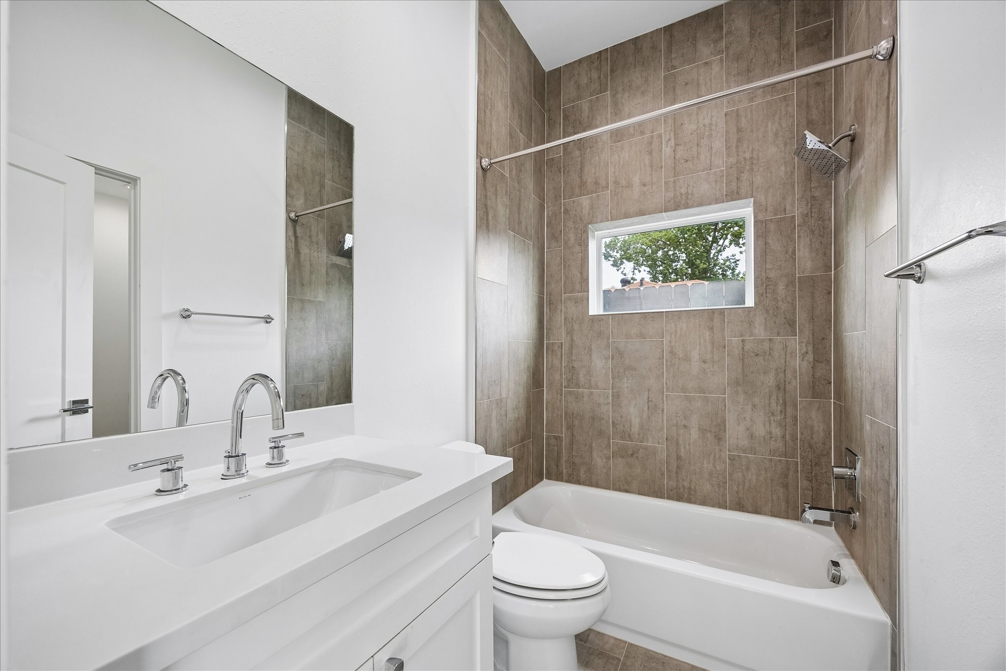 7702 Jacquelyn Oaks Road Property Photo 30
