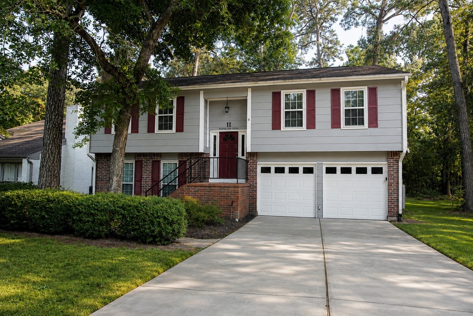11 Hickory Oak Drive Property Photo 1