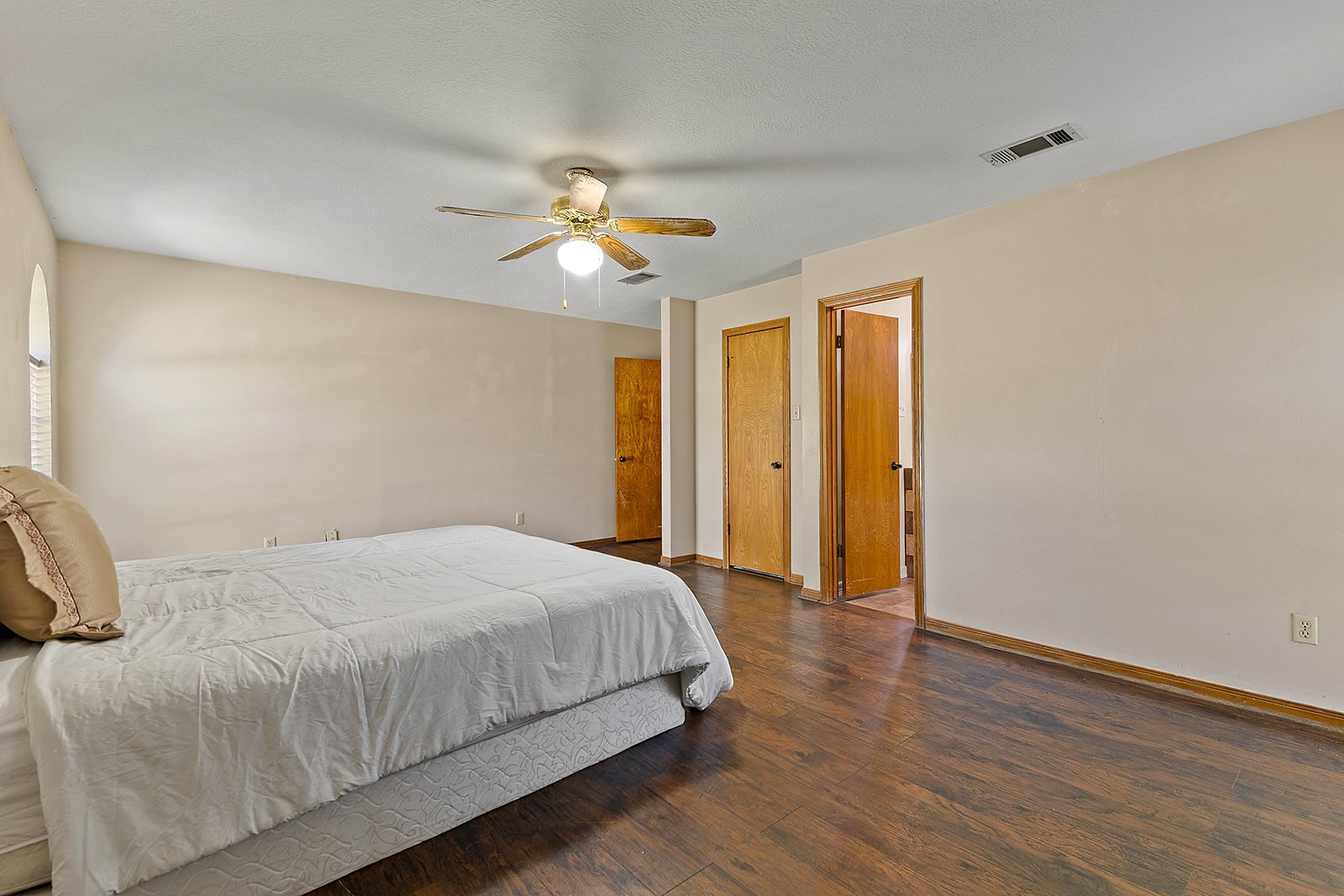10703 Crestfield Court Property Photo 9
