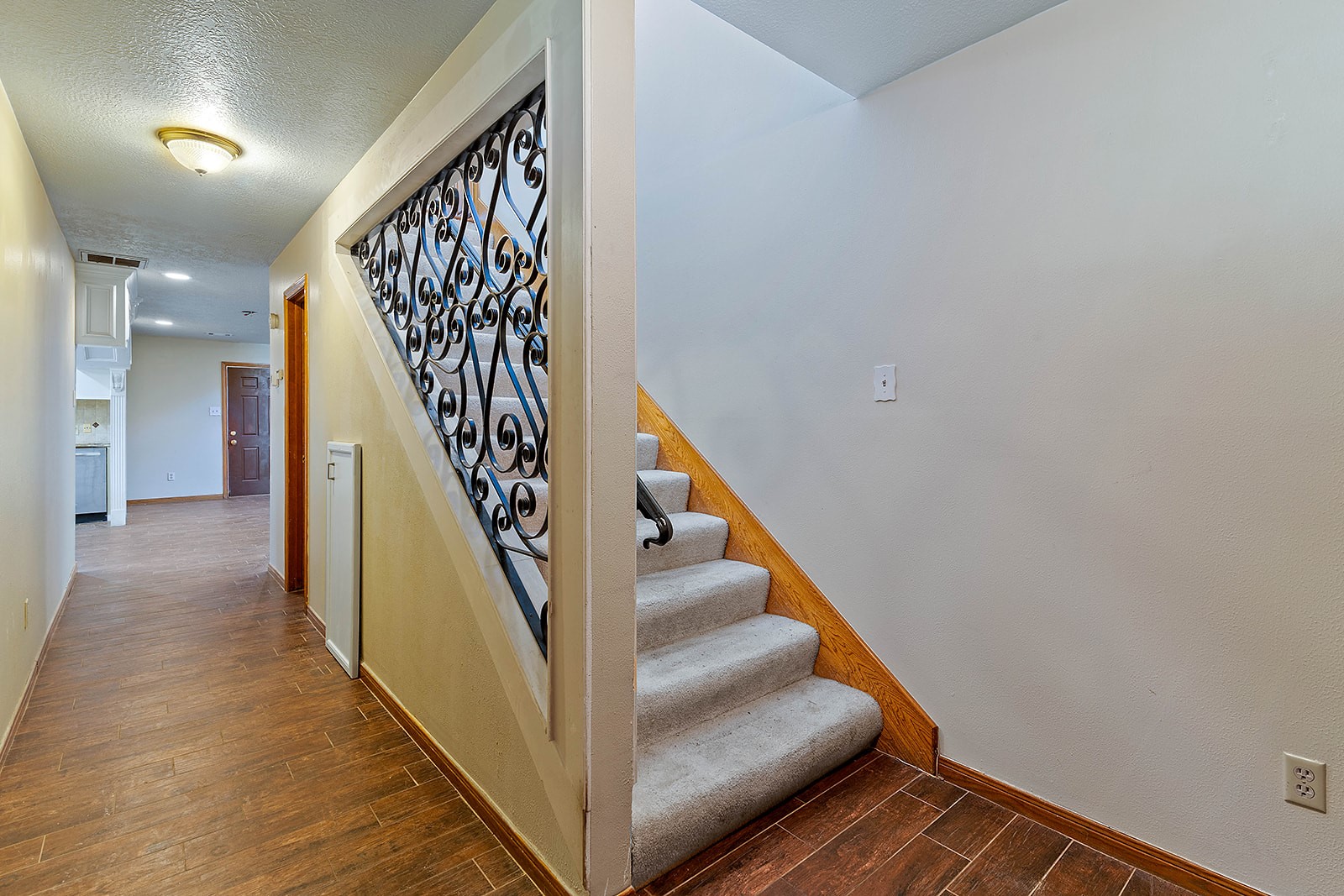 10703 Crestfield Court Property Photo 13