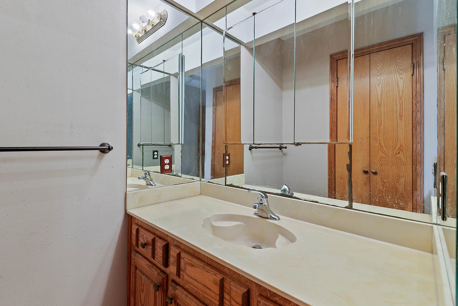 10703 Crestfield Court Property Photo 17
