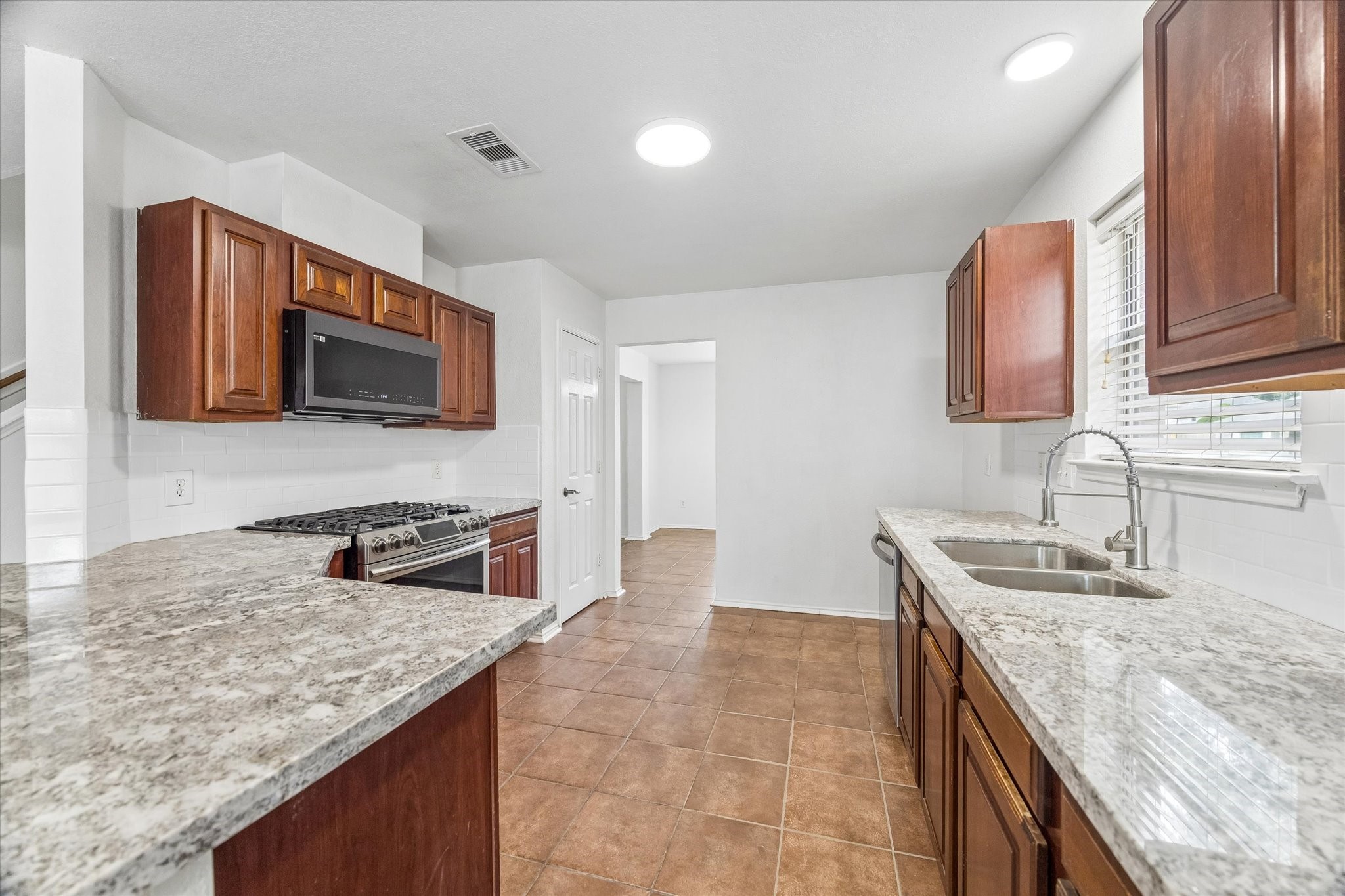10110 Fallmont Court Property Photo 6