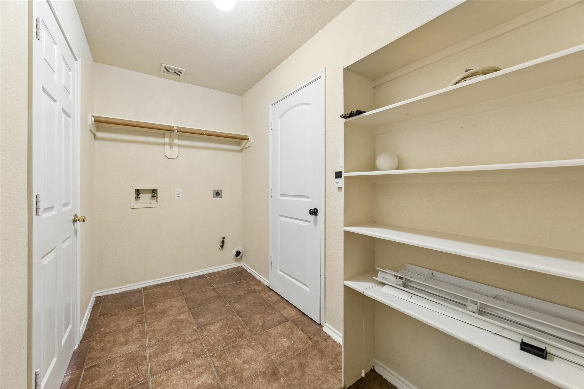 10110 Fallmont Court Property Photo 23