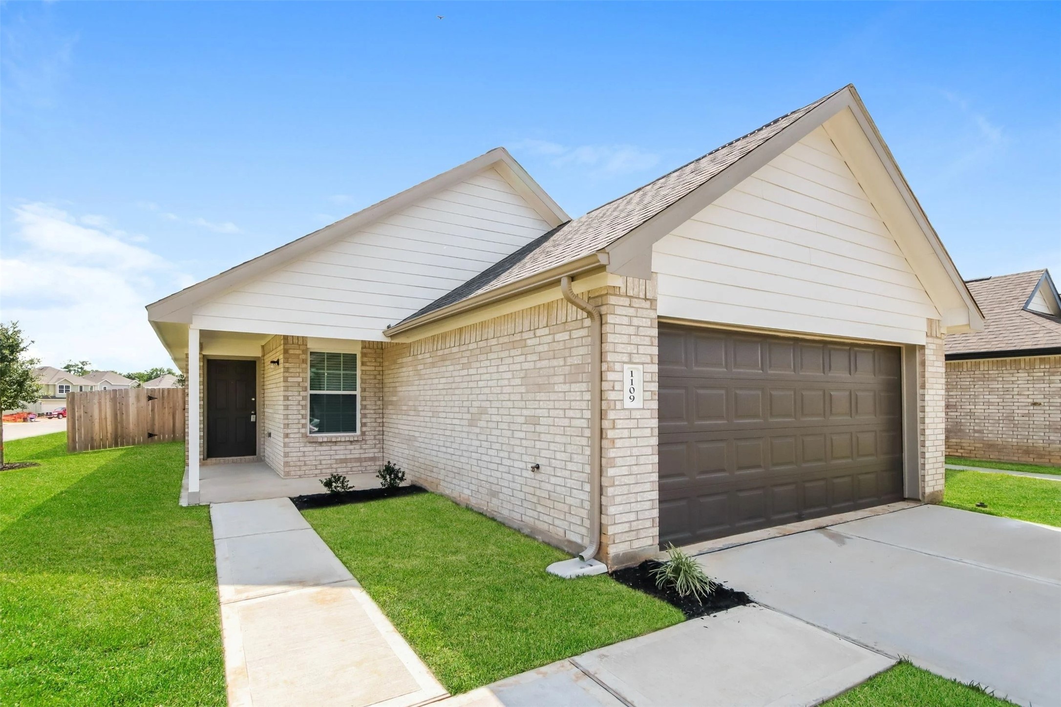 1109 Copal Trail Property Photo 2