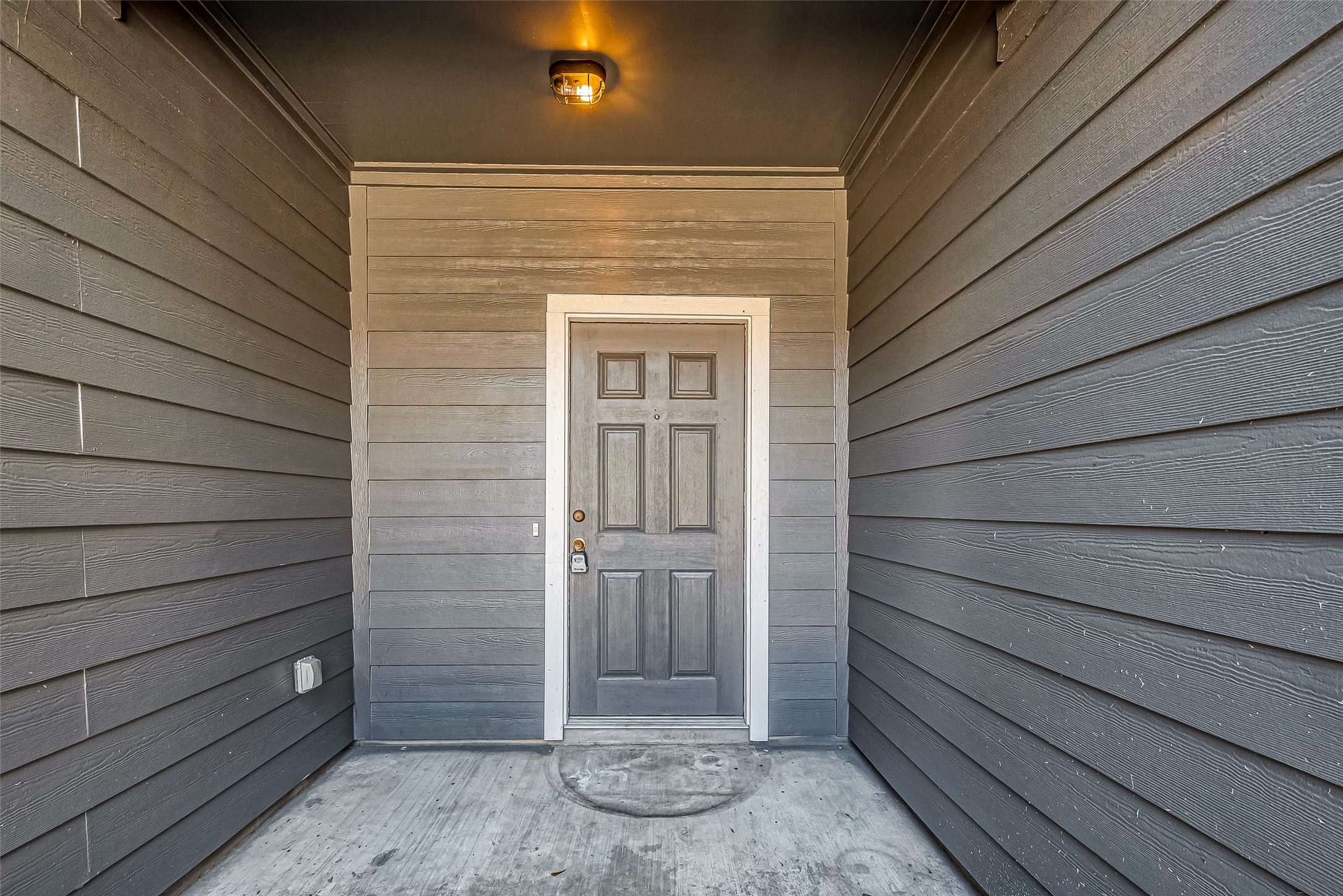 10043 Morocco Road Property Photo 3