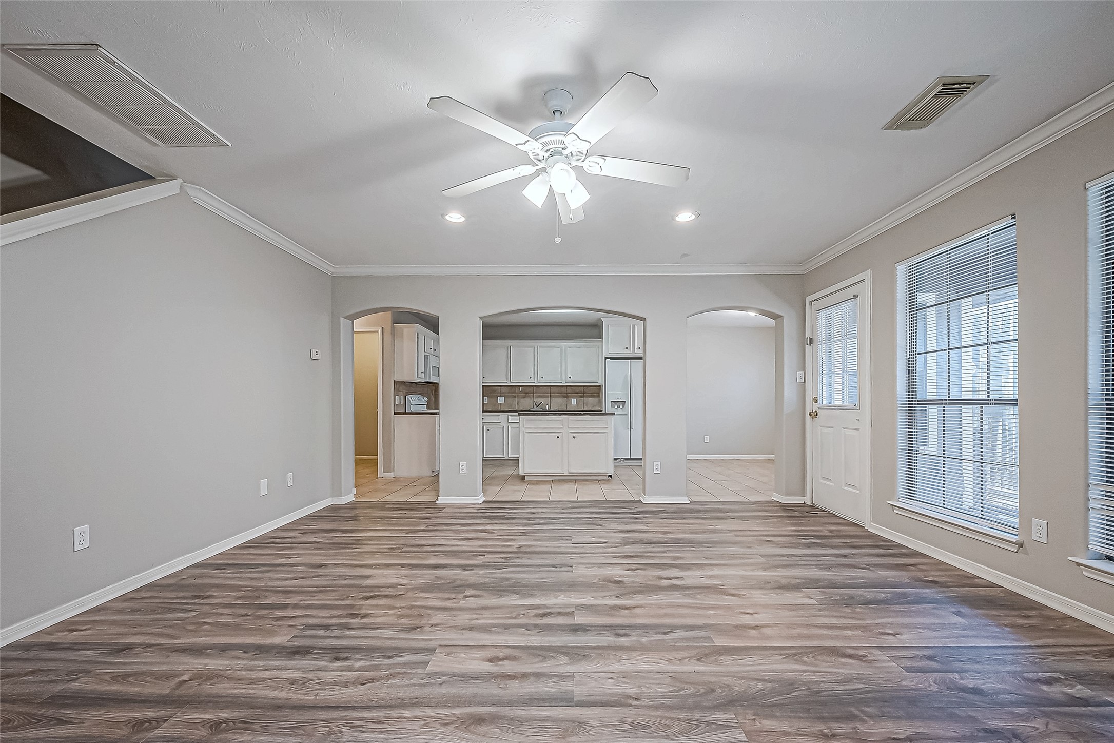 10043 Morocco Road Property Photo 5