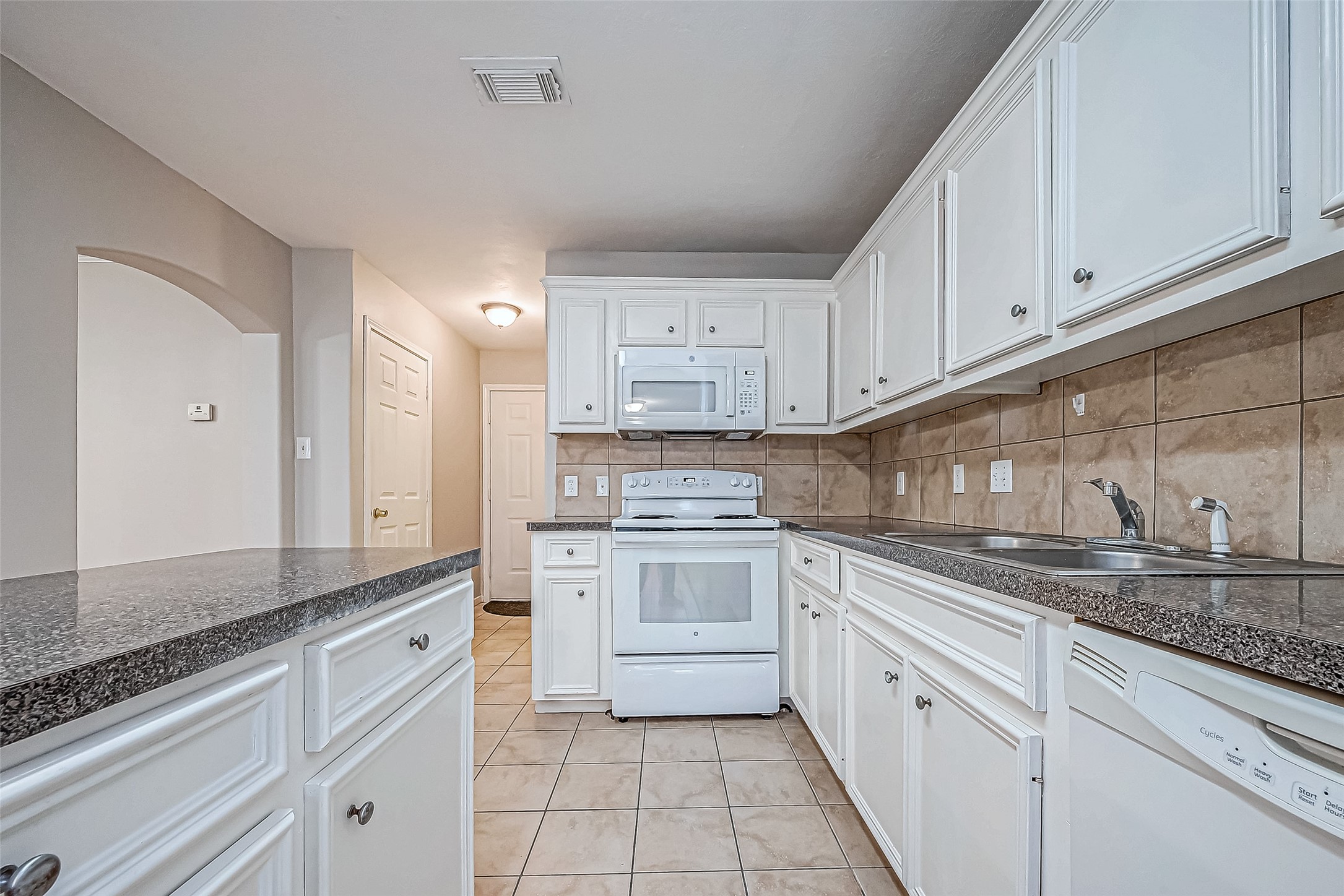 10043 Morocco Road Property Photo 10