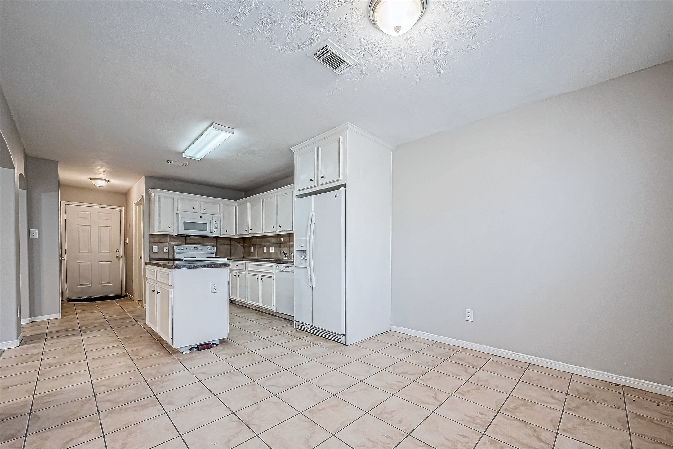10043 Morocco Road Property Photo 15