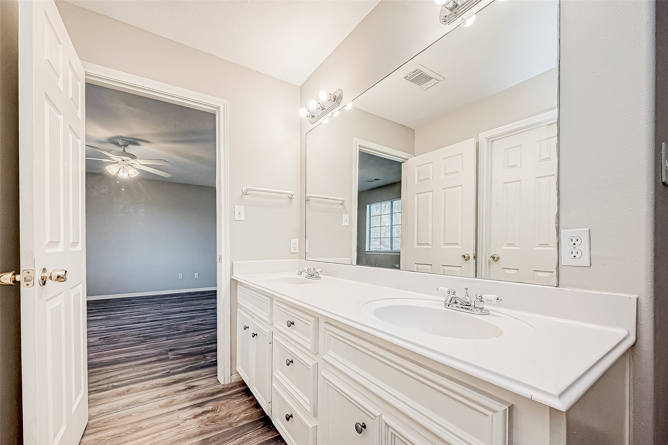 10043 Morocco Road Property Photo 35